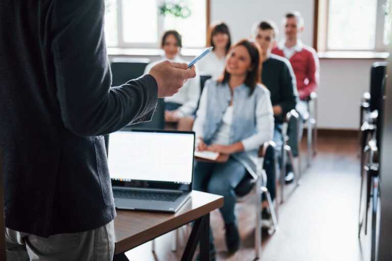 10 gouden tips voor een pakkende vacaturetekst in de beveiliging (2026)