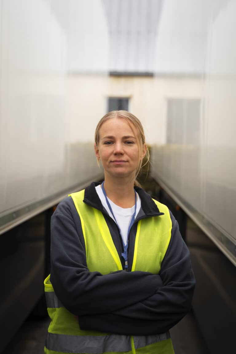 Vrouw in de beveiliging (2026): de cijfers, je salaris en je rechten