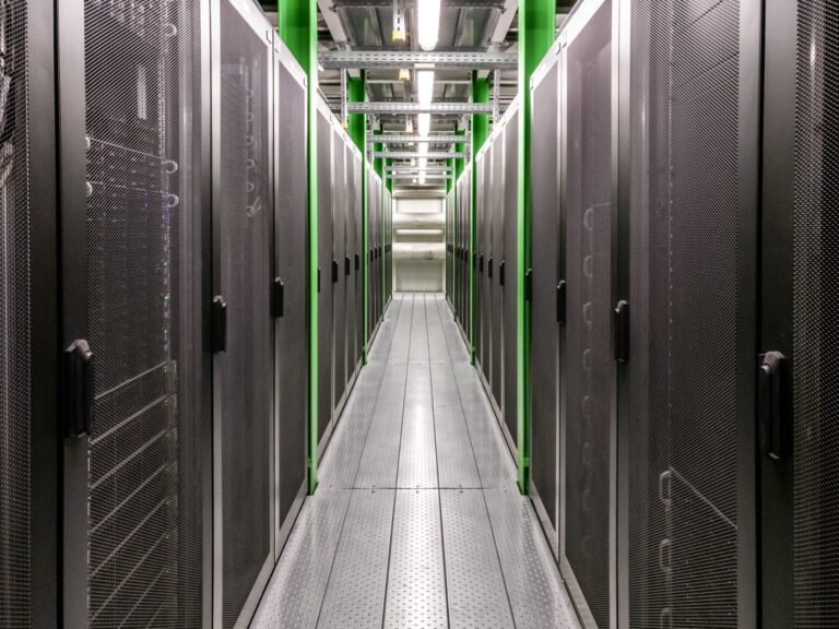 Beveiliger in een datacenter (2026): wat je doet, de regels en je salaris